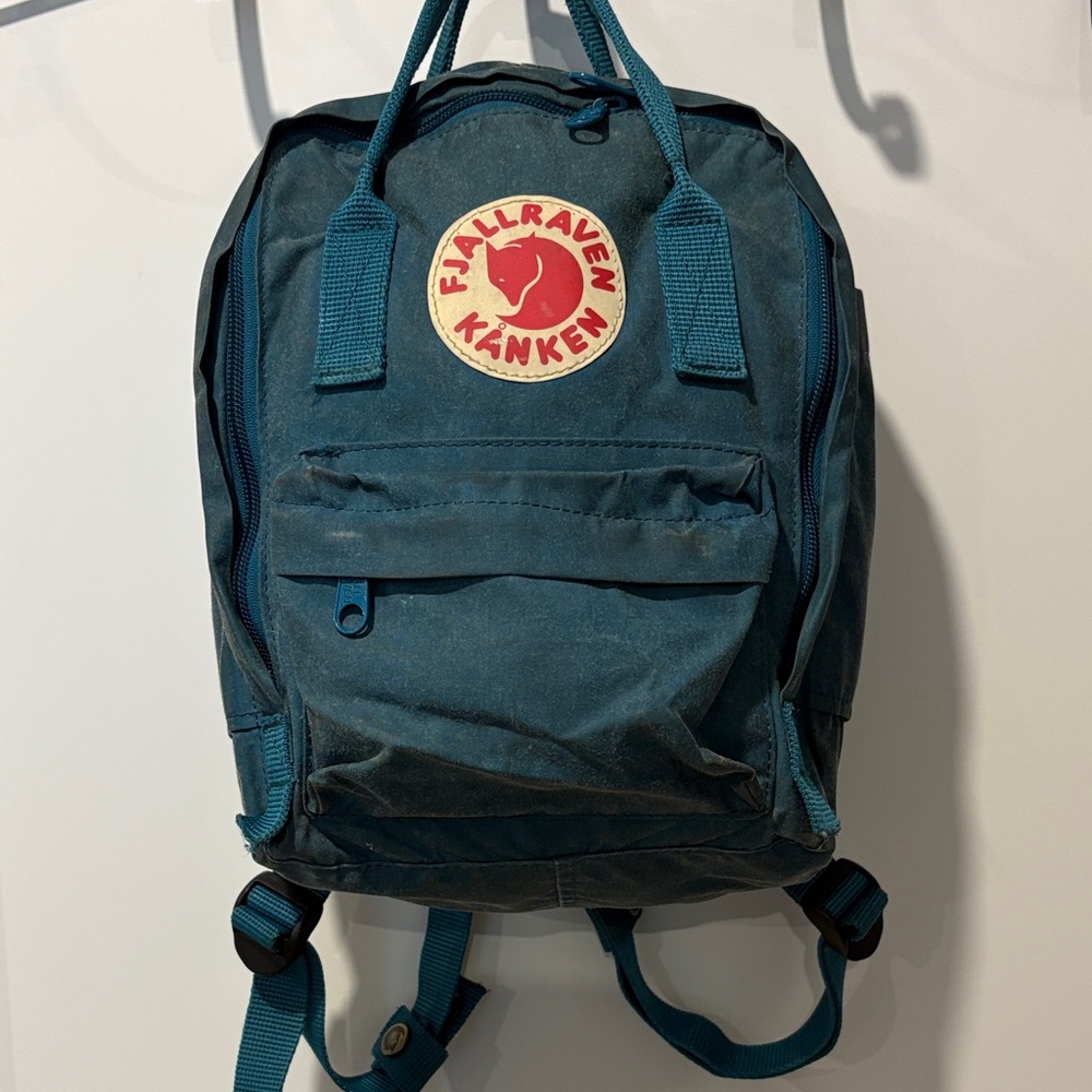 Fjallraven Kånken mini backpack